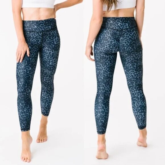 Zyia Stone Leopard Scrunchy Light and Luxe Leggings - Picture 1 of 7
